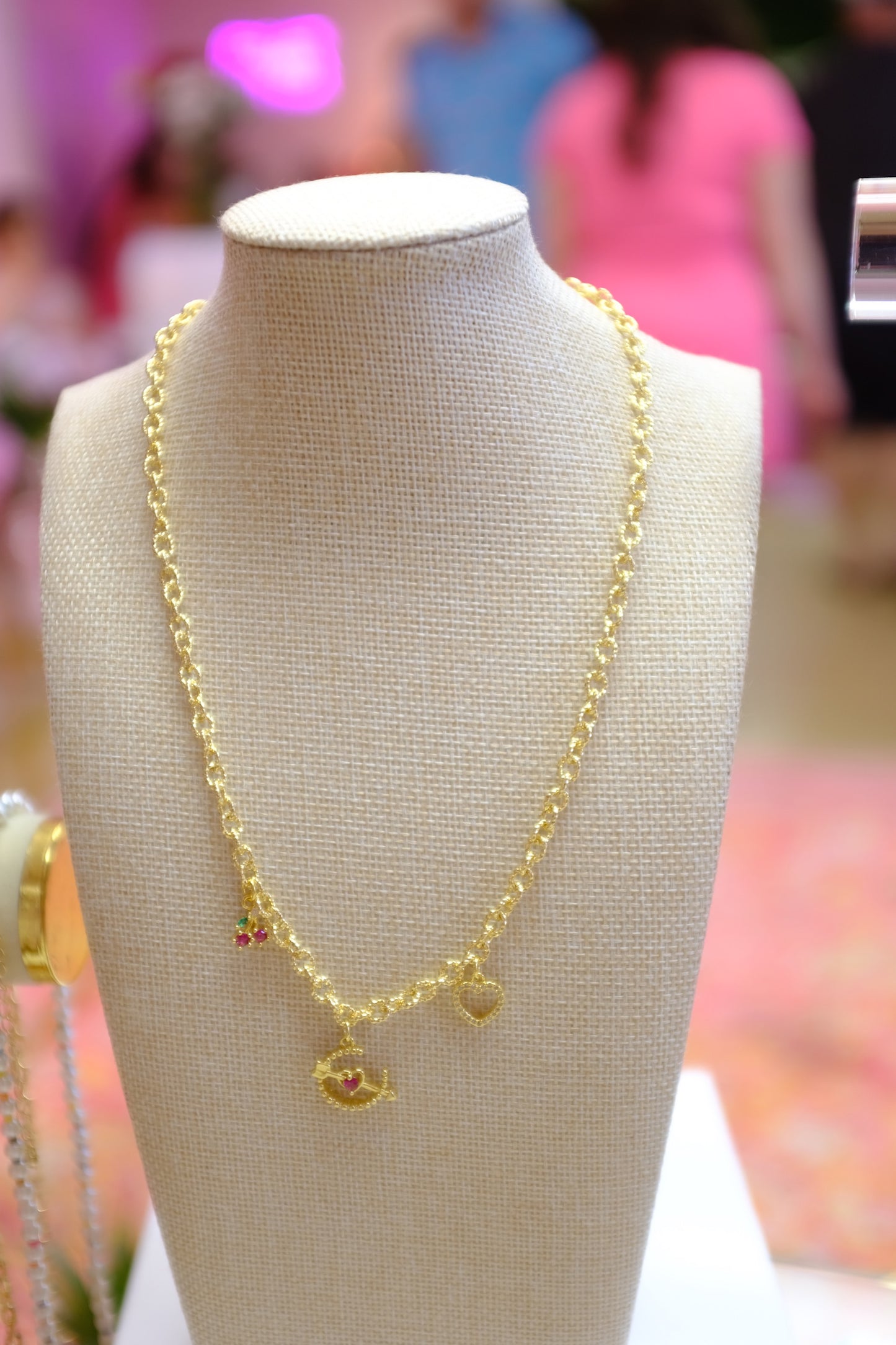 Cupids Necklace Gold