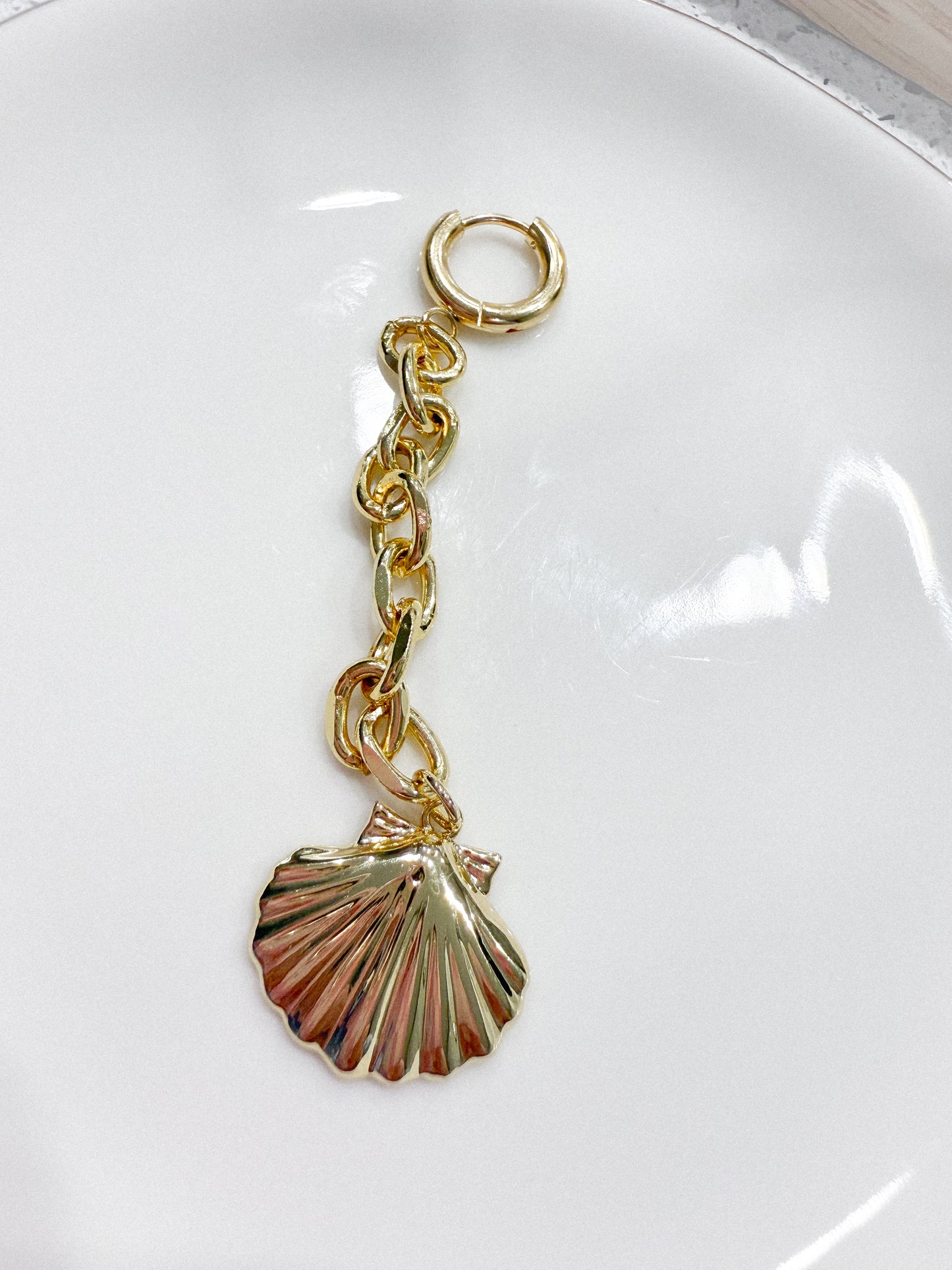 Chunky Shell Chain Bikini Charm