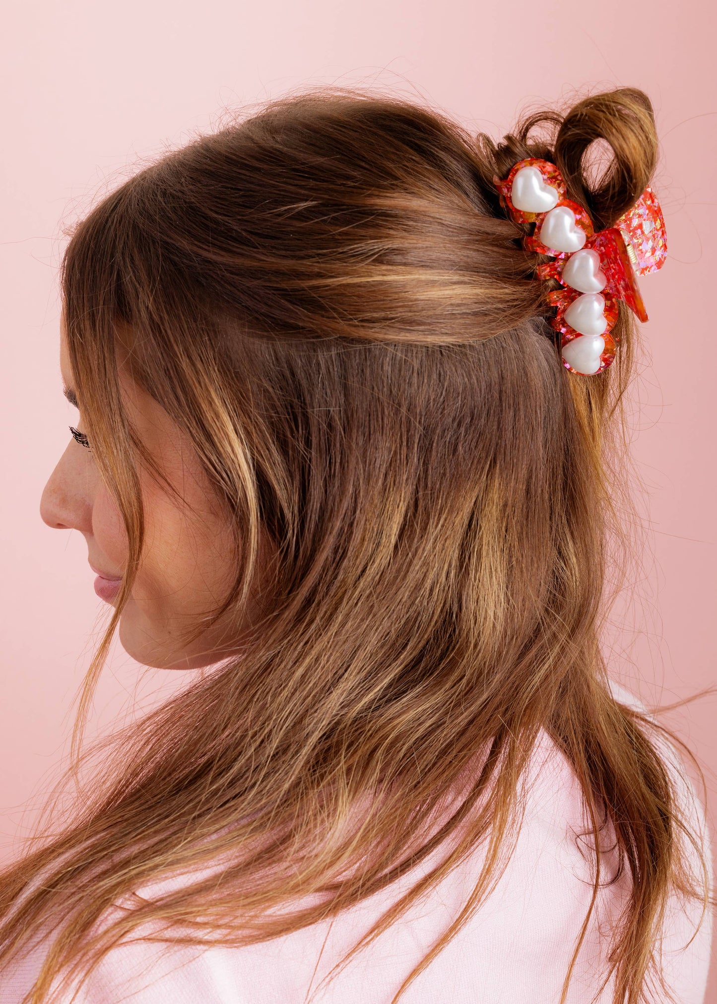 Confetti Claw Clip – Red & Pink Hair Accessory with Pearl Details