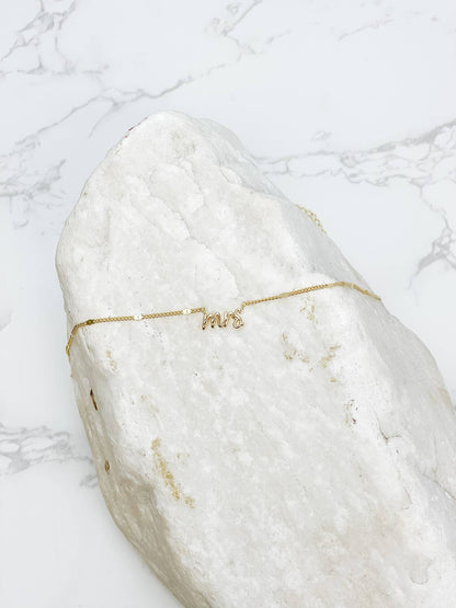 Necklace - 'Mrs' Pendant Necklace