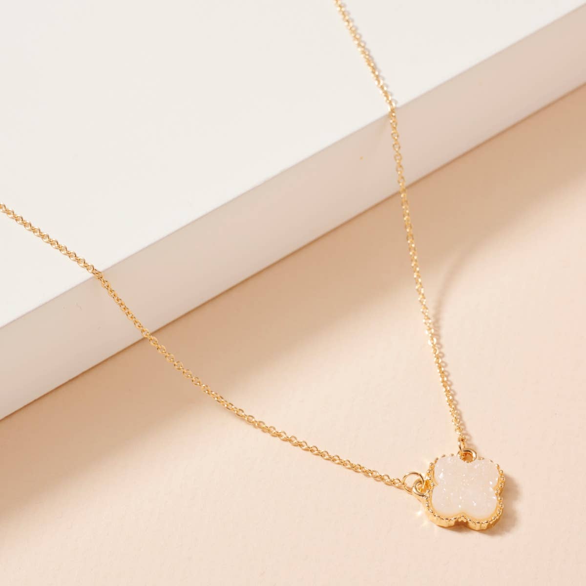 Flower Charm Druzy Stone Short Necklace